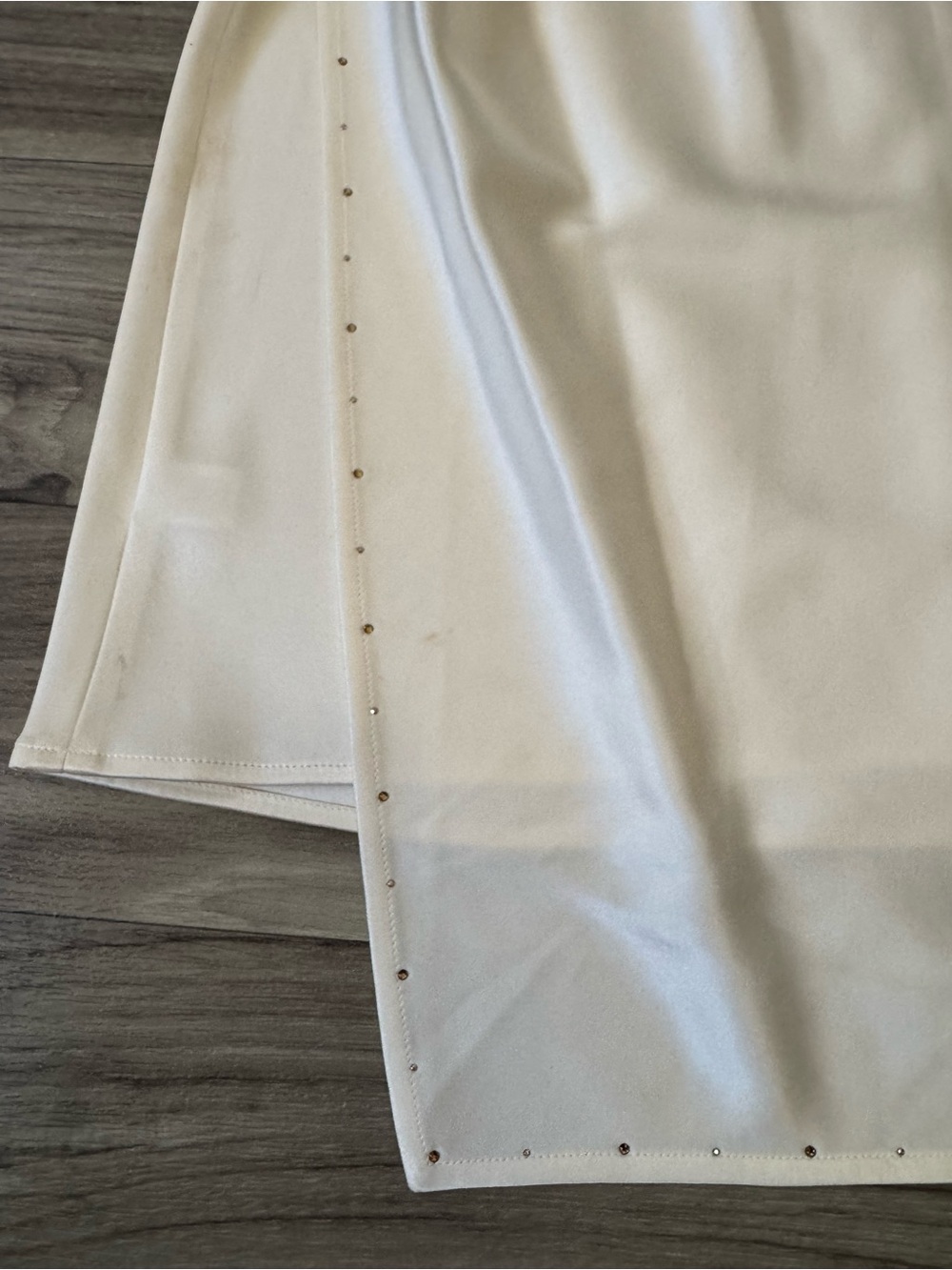 St. John Cream Satin Sleeveless Cowl Neck Studded Blouse Size Medium - Picture 11 of 12
